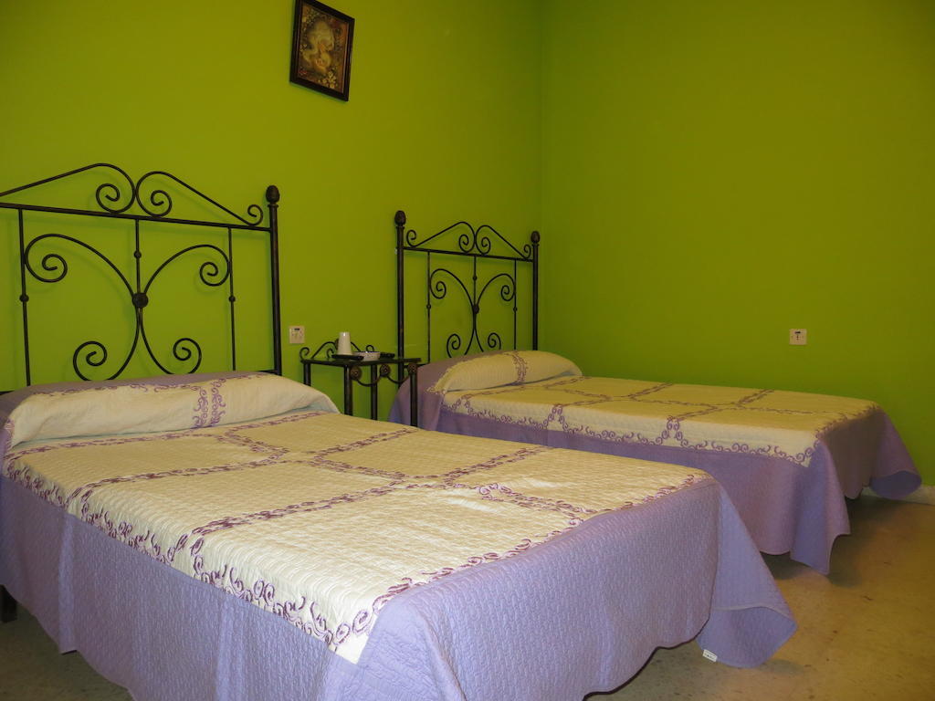 Hostal Restaurante Reina El Tejar Værelse billede