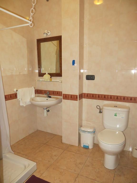 Hostal Restaurante Reina El Tejar Eksteriør billede