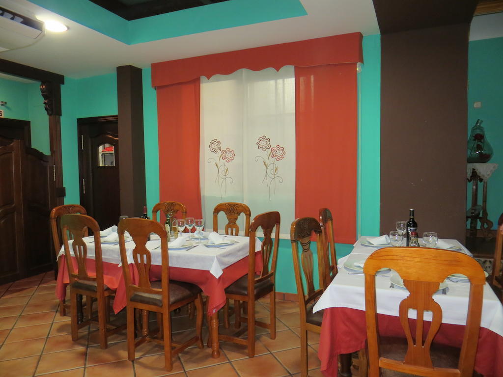 Hostal Restaurante Reina El Tejar Eksteriør billede
