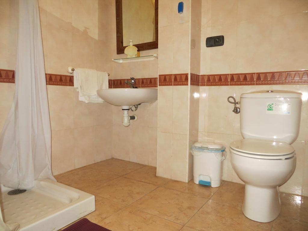 Hostal Restaurante Reina El Tejar Eksteriør billede