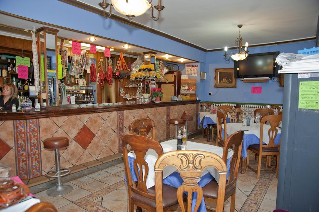 Hostal Restaurante Reina El Tejar Eksteriør billede
